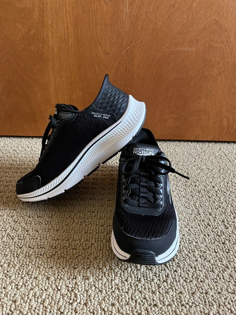 SKECHERS Women's Slip-Ins Go Run Athletic Shoes, Excellent Condition, Size 5**